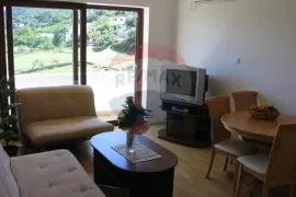 Baška-Batomalj-prodajemo vilu s pet apartmana, od mora 1,5km, bazen, Baška, Famiglia