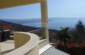 Moderna vila s bazenom iznad Ičića, lux, Opatija - Okolica, Maison