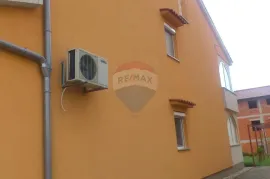 Rijeka,Viškovo,kuća 400m2, sa dva poslovna prostora, novogradnja!!!, Viškovo, Haus