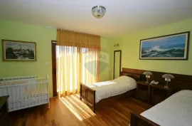 EKSKLUZIVNA VILA 600 m2 - KOMPLETNO UREĐENA, Matulji, Kuća