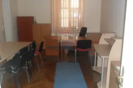 STAN-POSLOVNI PROSTOR U CENTRU 98.70m2, Rijeka, Wohnung