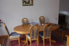 SLAVIĆI - kuća sa bazenom i velikom okućnicom, P+1+Po, pogled!, Opatija - Okolica, House