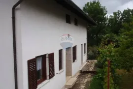 SLAVIĆI - kuća sa bazenom i velikom okućnicom, P+1+Po, pogled!, Opatija - Okolica, House