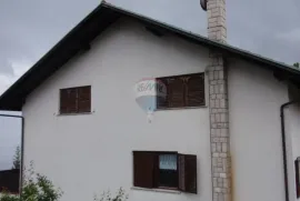 SLAVIĆI - kuća sa bazenom i velikom okućnicom, P+1+Po, pogled!, Opatija - Okolica, House