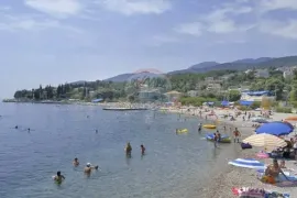 IČIĆI - obiteljska kuća sa velikom okućnicom, 50m od marine!, Opatija - Okolica, Σπίτι