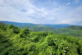 Istra, Cunjci - građeinski teren i ruševna kuća u nizu sa imanjem, Buzet, Kuća