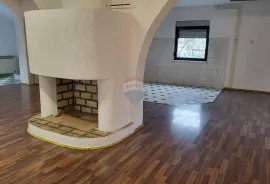 Velika Gorica - centar, kuća na prodaju 350 m2, Velika Gorica, Kuća