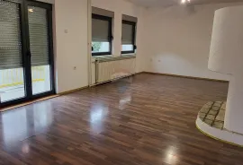 Velika Gorica - centar, kuća na prodaju 350 m2, Velika Gorica, Kuća