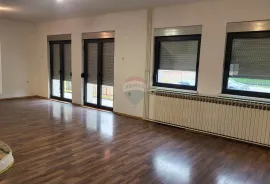 Velika Gorica - centar, kuća na prodaju 350 m2, Velika Gorica, Kuća