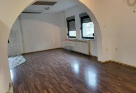 Velika Gorica - centar, kuća na prodaju 350 m2, Velika Gorica, Kuća