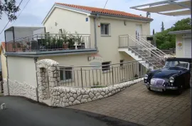 Novi Vinodolski - Kuća sa 4 apartmana 70 m od mora, Novi Vinodolski, Famiglia