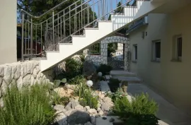 Novi Vinodolski - Kuća sa 4 apartmana 70 m od mora, Novi Vinodolski, Famiglia