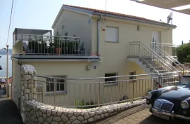 Novi Vinodolski - Kuća sa 4 apartmana 70 m od mora, Novi Vinodolski, Famiglia