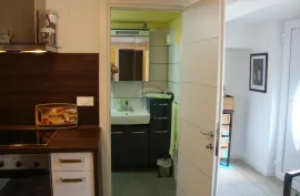 Novi Vinodolski - Kuća sa 4 apartmana 70 m od mora, Novi Vinodolski, Famiglia