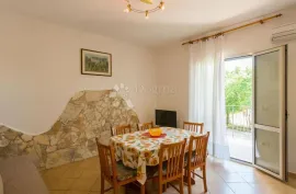 Stan za najam, 81 m², Labin, Labin, Stan