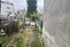 PRODAJA KUĆE S PROJEKTOM ZA REKONSTRUKCIJU, Zagreb, Maison