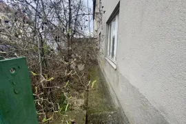 PRODAJA KUĆE S PROJEKTOM ZA REKONSTRUKCIJU, Zagreb, House