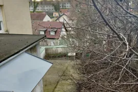 PRODAJA KUĆE S PROJEKTOM ZA REKONSTRUKCIJU, Zagreb, Maison