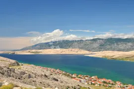 Luksuzna vila s bazenom i panoramskim pogledom na more Kolan, Pag, Дом