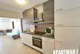 Medulin, novouređena kuća sa 7 apartmana, Medulin, Σπίτι