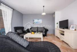 Umag - okolica, dvojna vila na TOP Lokaciji 300 m od mora, Umag, Casa