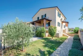 Umag - okolica, dvojna vila na TOP Lokaciji 300 m od mora, Umag, Casa