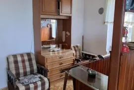 Kostrena ,manja kuća 100 m2,okućnica,pogled na more, Kostrena, Casa