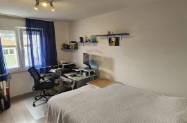 Istra, Pula, dvosoban stan s terasom, Pula, Apartamento