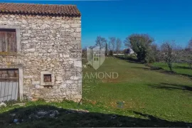 Građevinsko zemljište sa upisanim objektom u Valturi!, Ližnjan, Terreno