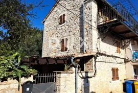 ISTRA, POREČ, VABRIGA - obnovljena kamena kuća s bazenom, Poreč, House