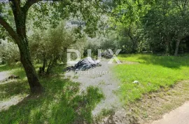 OPATIJA, MOŠĆENIČKA DRAGA - građevinsko zemljište 1500 m2 s pogledom na more za obiteljsku kuću /stambenu zgradu-stanove - apartmane, Mošćenička Draga, Γη