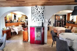 ISTRA, BUJE - Moderan obiteljski hotel s profesionalnim restoranom i panoramskim pogledom, Buje, Propriedade comercial