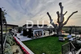 ISTRA, BUJE - Moderan obiteljski hotel s profesionalnim restoranom i panoramskim pogledom, Buje, العقارات التجارية