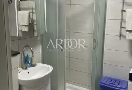 Turnić, potpuno adaptirani stan, Rijeka, Appartement