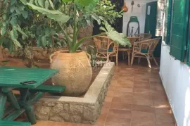 Mali Lošinj, Artatore, dva apartmana okružena borovom šumom 65m2, Mali Lošinj, Apartamento