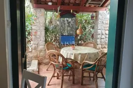 Mali Lošinj, Artatore, dva apartmana okružena borovom šumom 65m2, Mali Lošinj, Apartamento