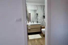 STAN s balkonom i pogledom na MORE, REŠETARI, 55m2, Kastav, Apartamento