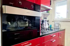 Udoban gradski život s daškom Mediterana, Pula, Appartment