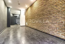 Zagreb, Strogi centar, pješačka zona, ulični poslovni prostor 33,55 m2, TOP lokacija, Zagreb, العقارات التجارية