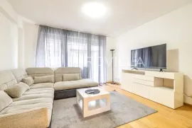 Zagreb, Maksimir, trosoban stan 70 m2 na 2. katu + VPM, Zagreb, Appartement