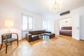 Zagreb Mesnička novoadaptiran četverosoban stan 150 m2, Zagreb, Appartment