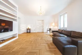 Zagreb Mesnička novoadaptiran četverosoban stan 150 m2, Zagreb, Appartement