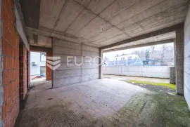 Zagreb, Maksimir, rohbau zgrada GBP 399,94 m2, četiri stambene jedinice, građevinska dozvola, Zagreb, Εμπορικά ακίνητα