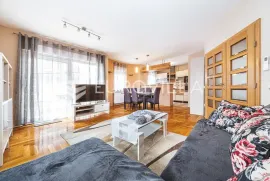 Zagreb, Maksimir, ugodan i prostran četverosoban stan 110 m2 + PARKING, Zagreb, Apartamento