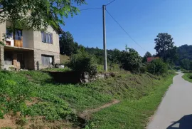 Prodajem imanje selo Zivica-Lucani, Lučani, Maison