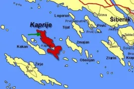 KAPRIJE: zemljište 19.555 m² s rivom u sigurnoj luci Remetić, Šibenik - Okolica, Terreno