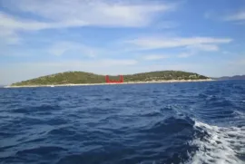 Vodice: Otok Dražemanski Veli, zemljište 9.378 m² s dvije obale, Vodice, Land