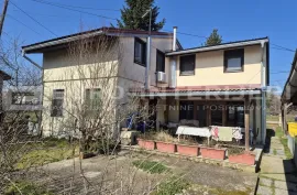 Prodaja obiteljske kuće u Sesvetskom Kraljevcu, Zagreb, House