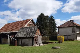 Prodaje se kuća s imanjem i pomoćnim objektima, Visoko, Maison