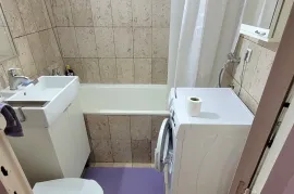 Block 28, Bulevar Arsenija Čarnojevića , Beograd, Flat